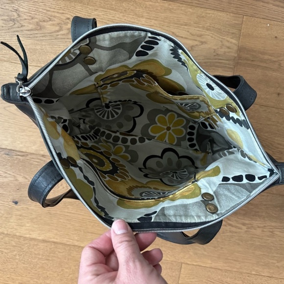 Maple Rose Leather - The Westcombe Signature Bag - Black Leather Tote - EUC - Picture 3 of 5